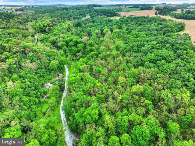13127 MANOR FURNACE RD, Felton, PA 17322