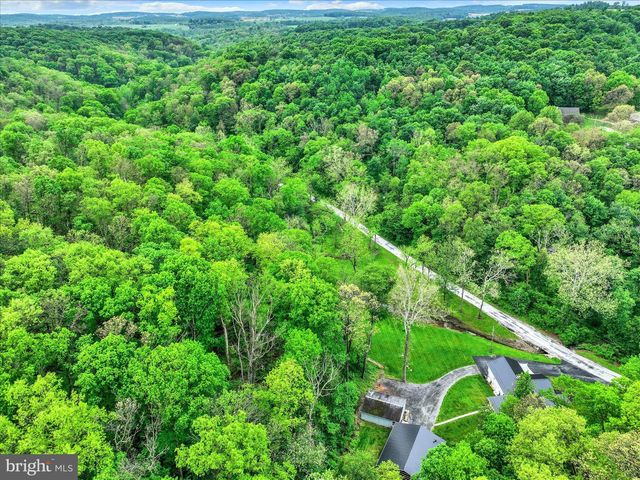 13127 MANOR FURNACE RD, Felton, PA 17322