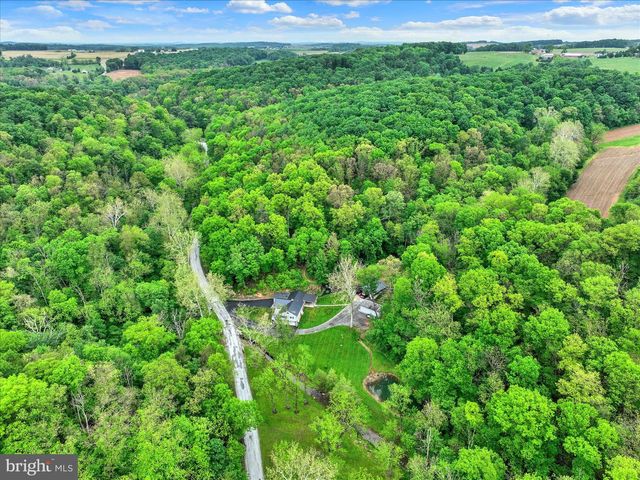 13127 MANOR FURNACE RD, Felton, PA 17322