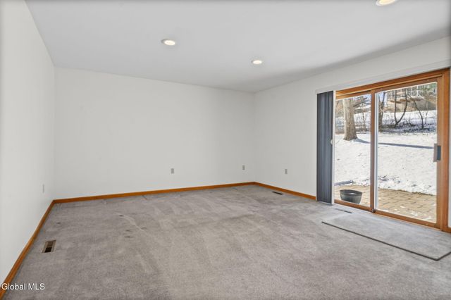 14 Redwood Drive, Glenville, NY 12302