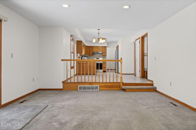 14 Redwood Drive, Glenville, NY 12302