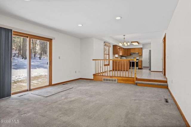 14 Redwood Drive, Glenville, NY 12302