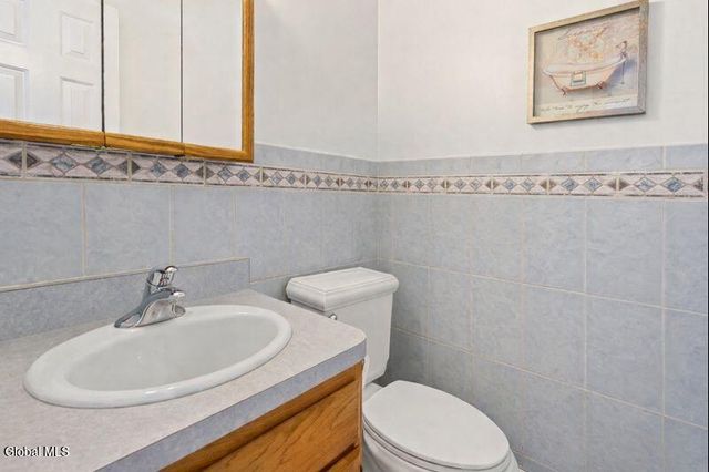 14 Redwood Drive, Glenville, NY 12302