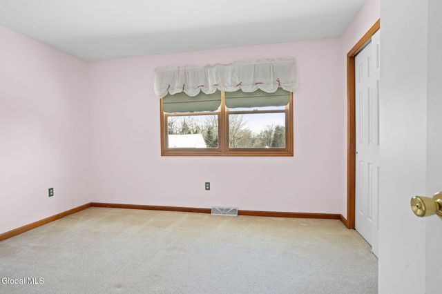 14 Redwood Drive, Glenville, NY 12302