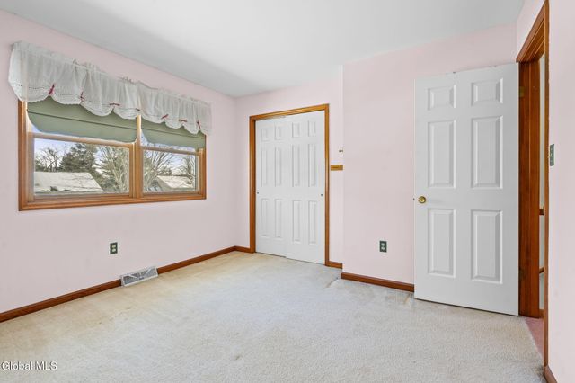 14 Redwood Drive, Glenville, NY 12302