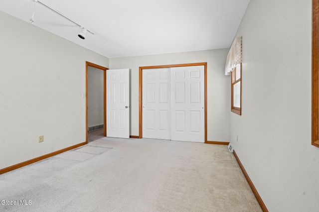 14 Redwood Drive, Glenville, NY 12302