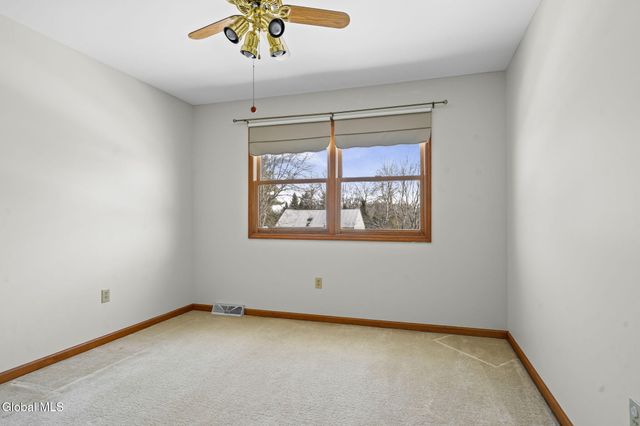 14 Redwood Drive, Glenville, NY 12302