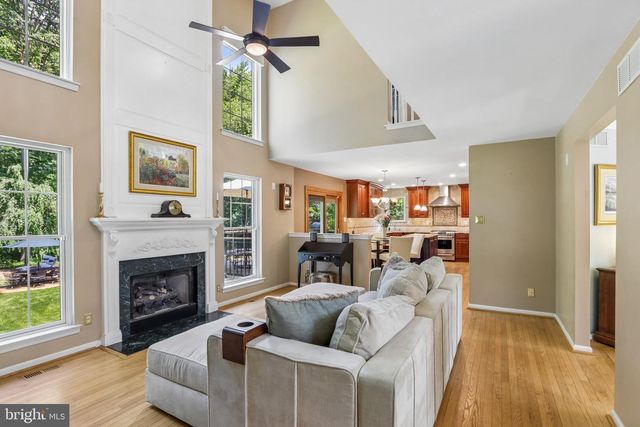 164 MEMORIAL LN, Mount Laurel, NJ 08054