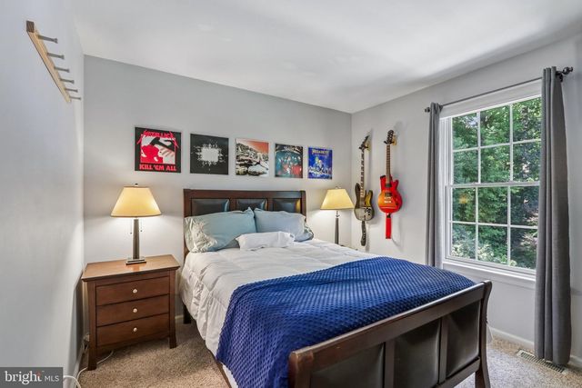 164 MEMORIAL LN, Mount Laurel, NJ 08054