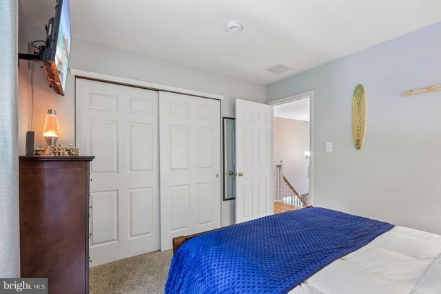 164 MEMORIAL LN, Mount Laurel, NJ 08054