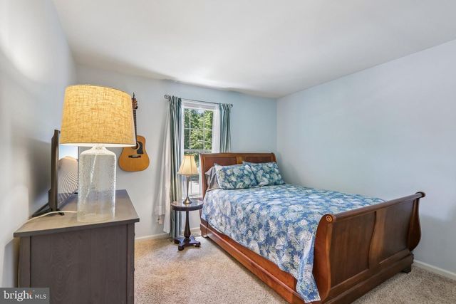 164 MEMORIAL LN, Mount Laurel, NJ 08054