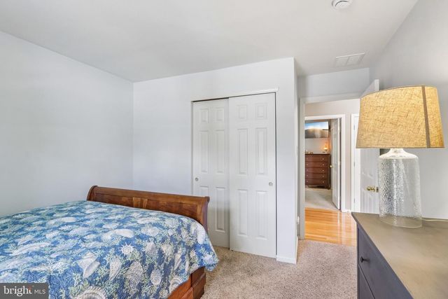 164 MEMORIAL LN, Mount Laurel, NJ 08054