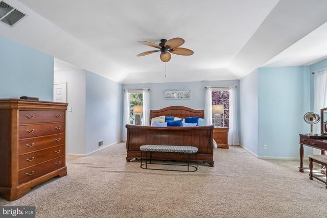 164 MEMORIAL LN, Mount Laurel, NJ 08054