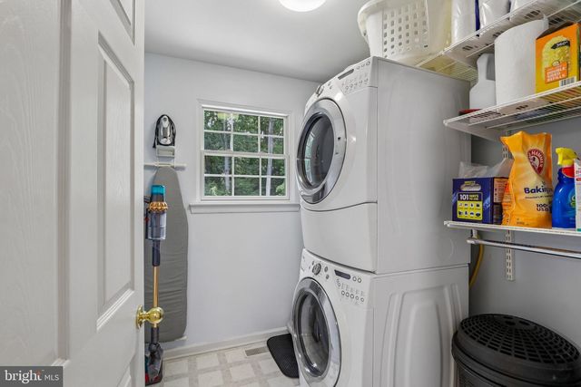 164 MEMORIAL LN, Mount Laurel, NJ 08054