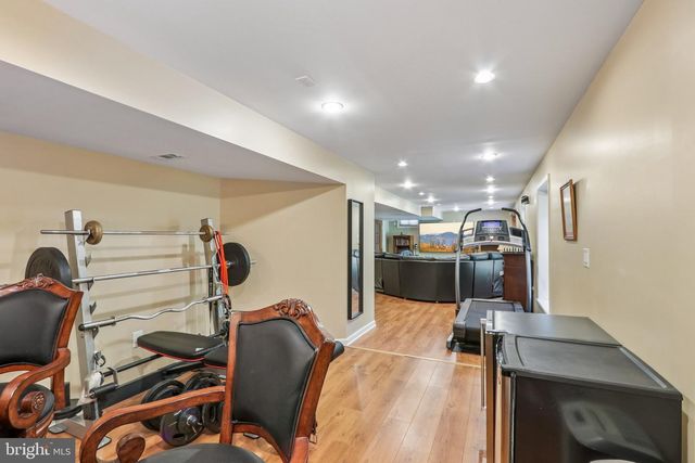 164 MEMORIAL LN, Mount Laurel, NJ 08054