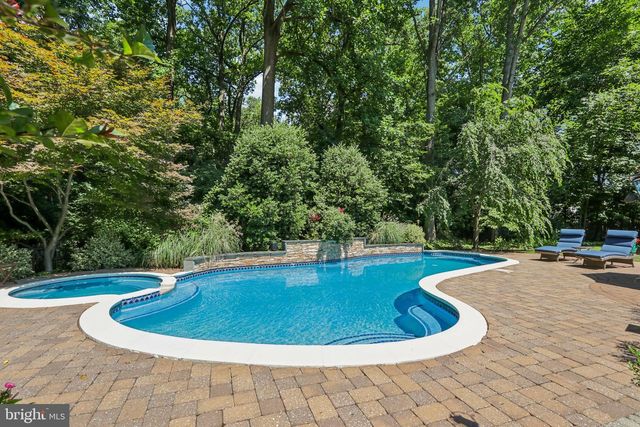 164 MEMORIAL LN, Mount Laurel, NJ 08054