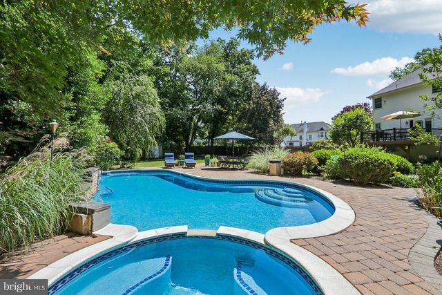 164 MEMORIAL LN, Mount Laurel, NJ 08054