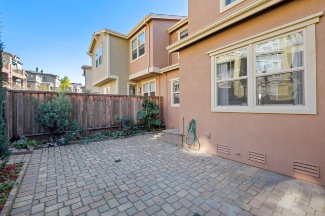 6264 Rocky Point Court, Oakland, CA 94605