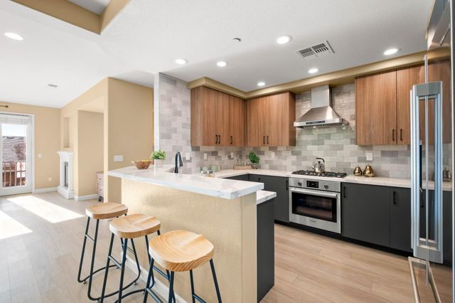 6264 Rocky Point Court, Oakland, CA 94605