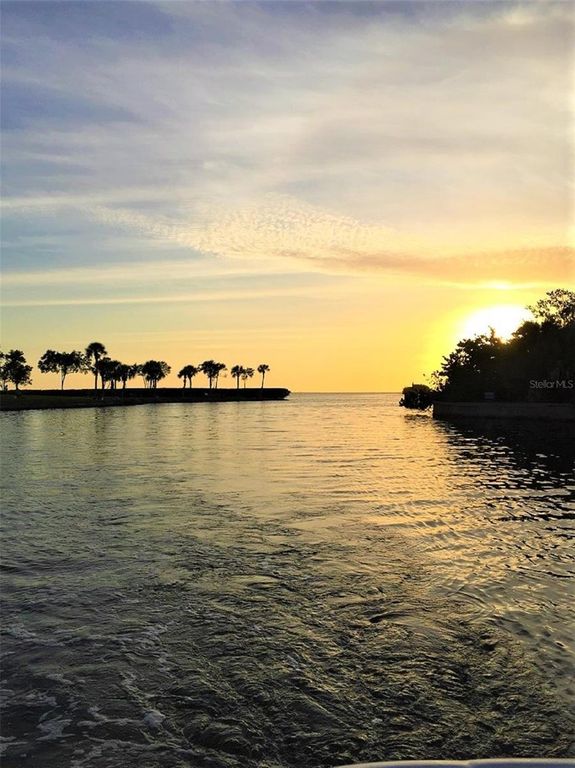 Image 40 of property listing at 4041 KING TARPON DRIVE, Punta Gorda, FL 33955