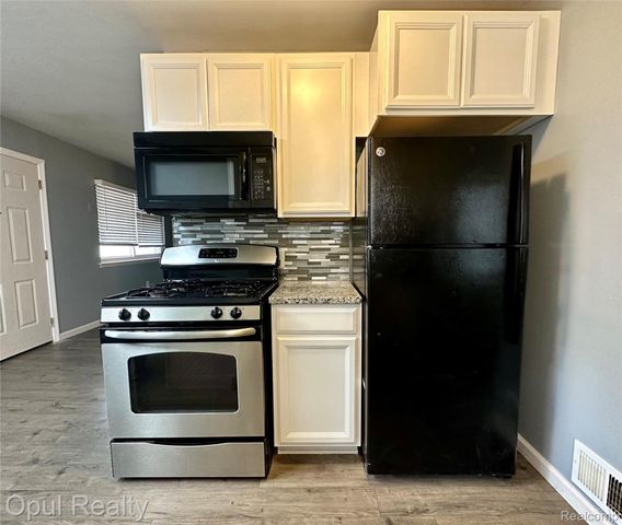 15085 Beech Daly Road, Taylor, MI 48180