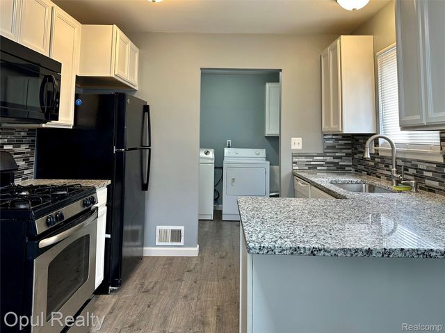 15085 Beech Daly Road, Taylor, MI 48180