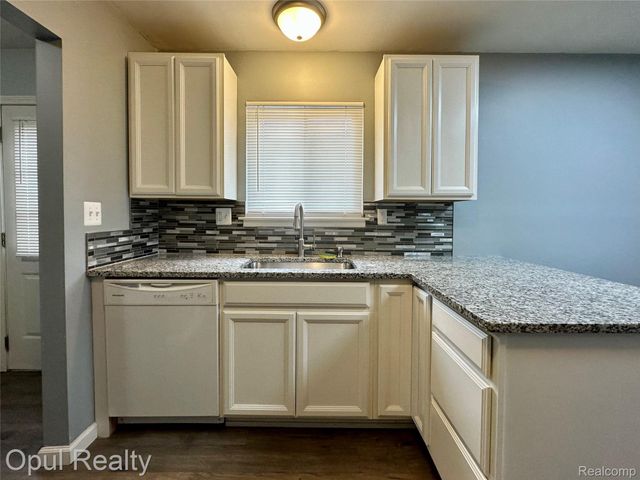 15085 Beech Daly Road, Taylor, MI 48180