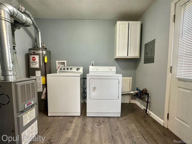 15085 Beech Daly Road, Taylor, MI 48180