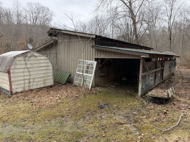 3320 Trace Creek Rd, White Bluff, TN 37187