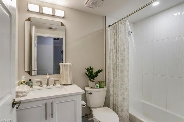 20281 Estero Gardens CIR 204, Estero, FL 33928
