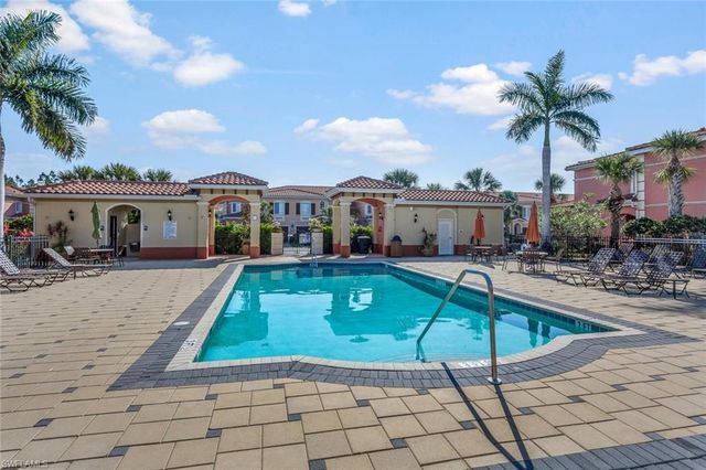 20281 Estero Gardens CIR 204, Estero, FL 33928