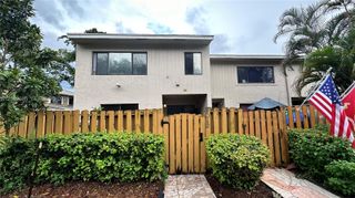 5012 S University Drive, Davie, FL 33328