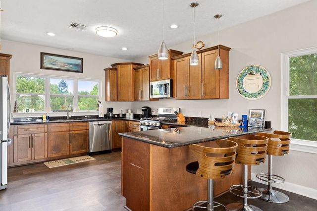 814 Hall Avenue, Seabrook, TX 77586