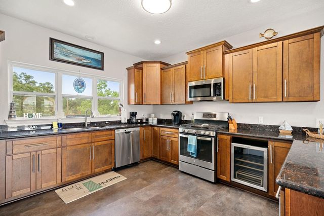 814 Hall Avenue, Seabrook, TX 77586