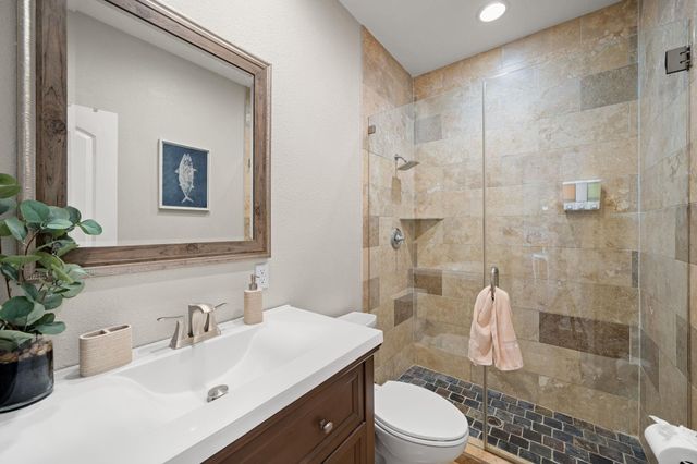 814 Hall Avenue, Seabrook, TX 77586