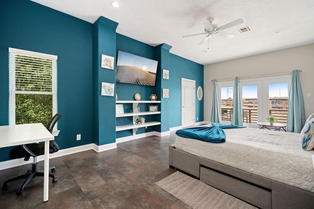 814 Hall Avenue, Seabrook, TX 77586
