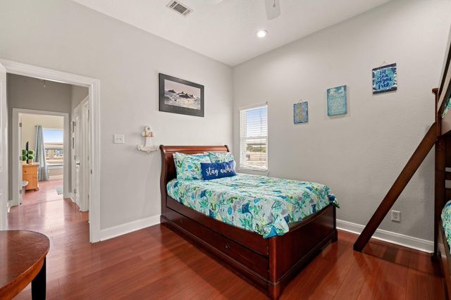 814 Hall Avenue, Seabrook, TX 77586