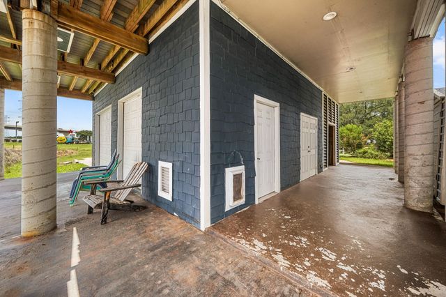 814 Hall Avenue, Seabrook, TX 77586