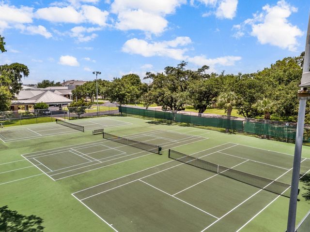 814 Hall Avenue, Seabrook, TX 77586