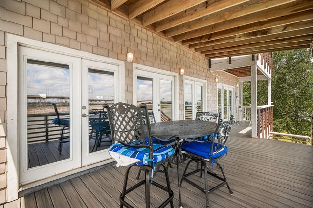 814 Hall Avenue, Seabrook, TX 77586