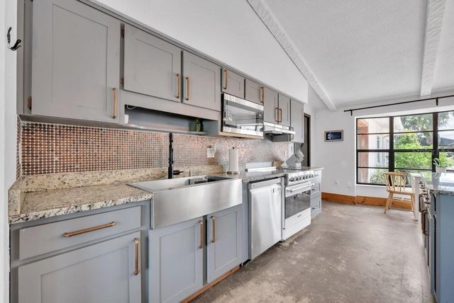 7820 LITHIA PINECREST ROAD, Lithia, FL 33547