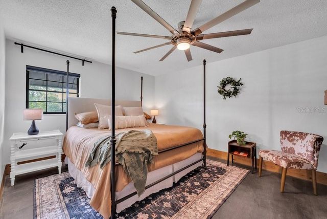 7820 LITHIA PINECREST ROAD, Lithia, FL 33547