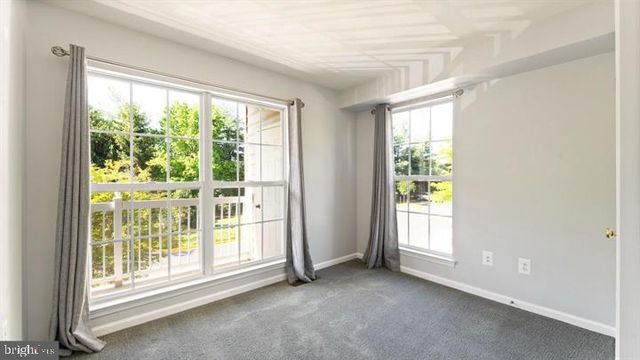 1918 CRESCENT PARK DR, Reston, VA 20190