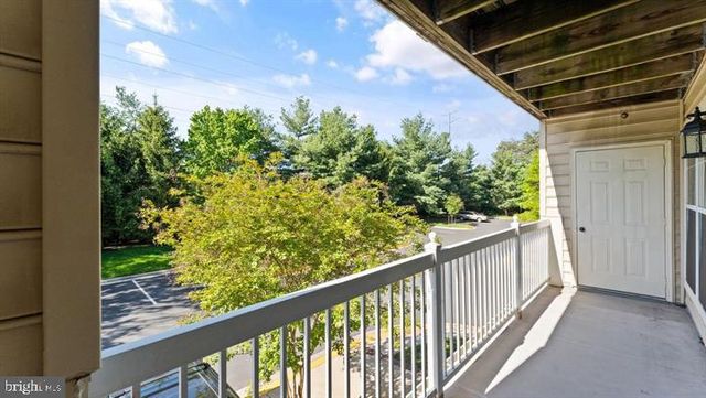 1918 CRESCENT PARK DR, Reston, VA 20190