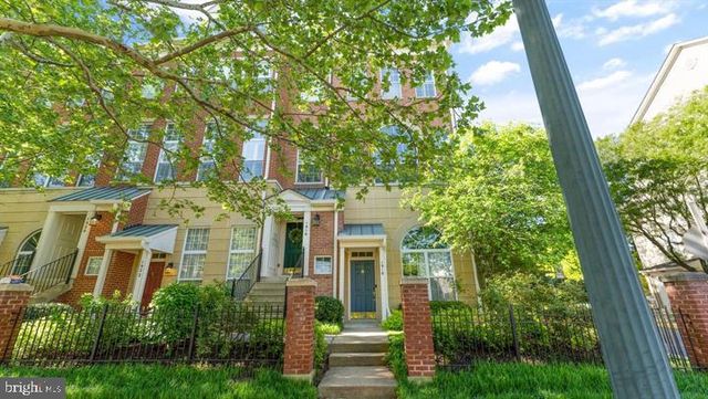 1918 CRESCENT PARK DR, Reston, VA 20190