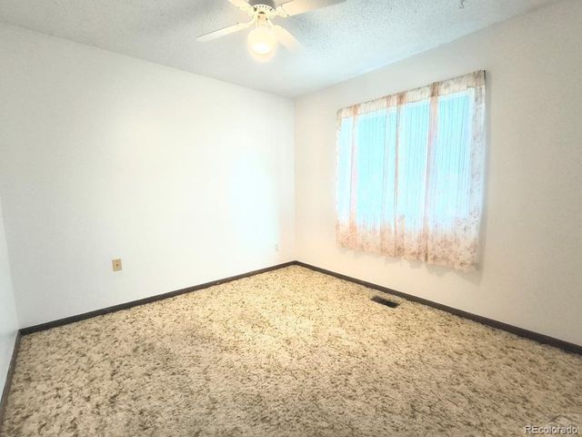 5729 Lake Beckwith Pl, Colorado City, CO 81019