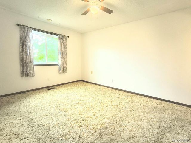 5729 Lake Beckwith Pl, Colorado City, CO 81019