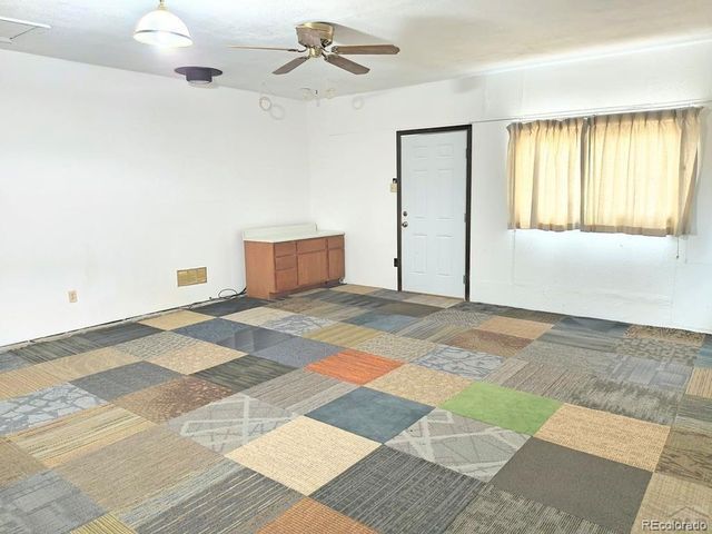 5729 Lake Beckwith Pl, Colorado City, CO 81019