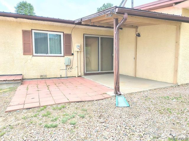 5729 Lake Beckwith Pl, Colorado City, CO 81019