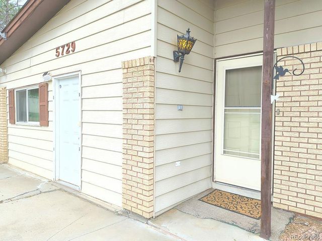 5729 Lake Beckwith Pl, Colorado City, CO 81019